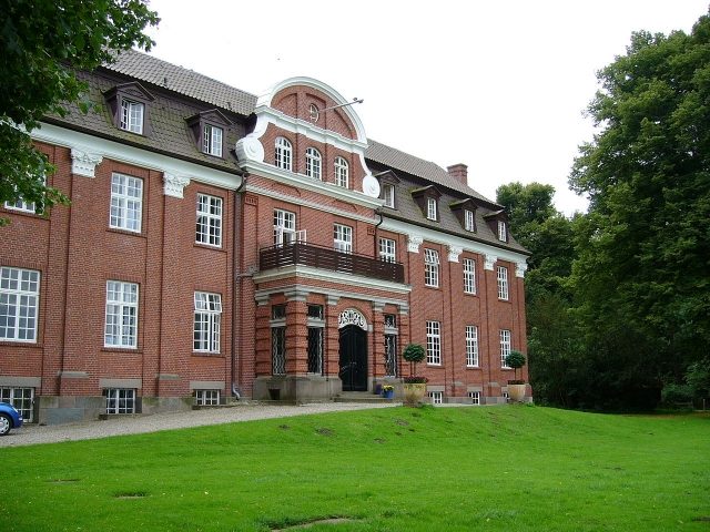 Rohlstorf Manor