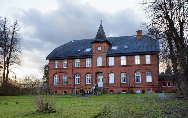 Traventhal Manor