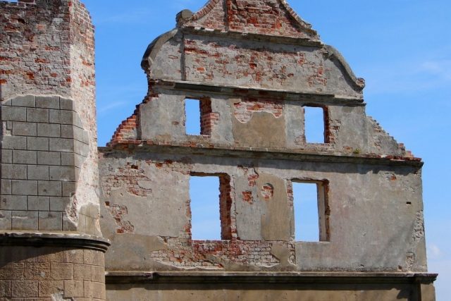 Pansevitz Castle (Ruin)