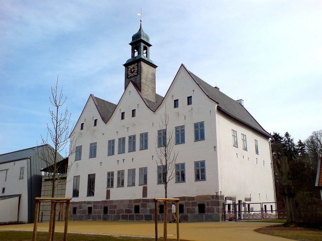 Nütschau Manor