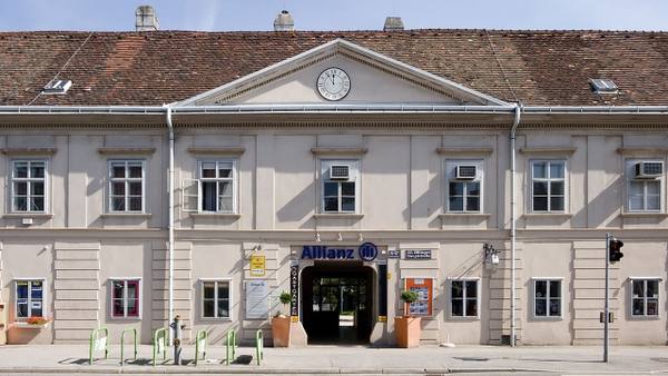 Essling Castle