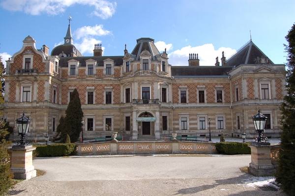 Hermesvilla Castle