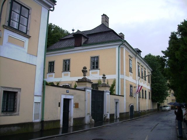 Hofmannsthal Castle
