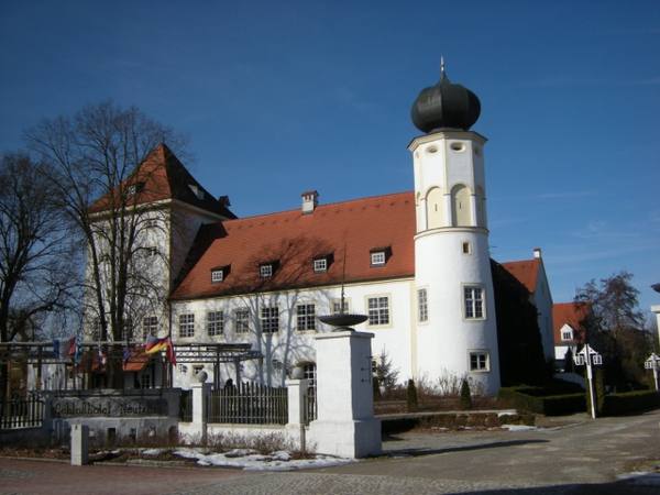 Neufahrn Castle