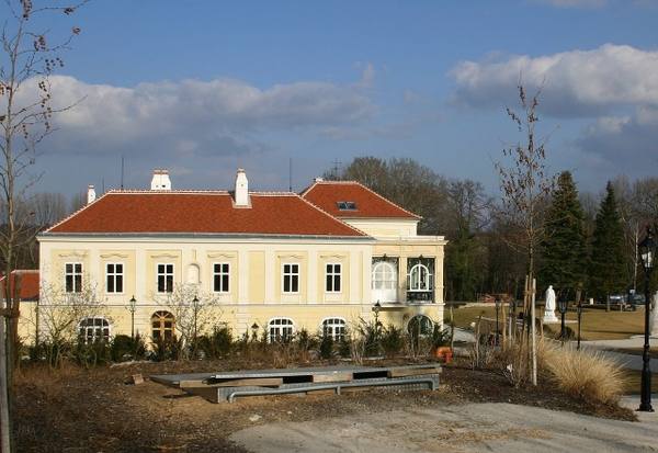Draßburg Castle