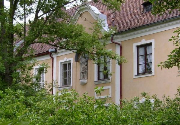 Geltolfing Castle