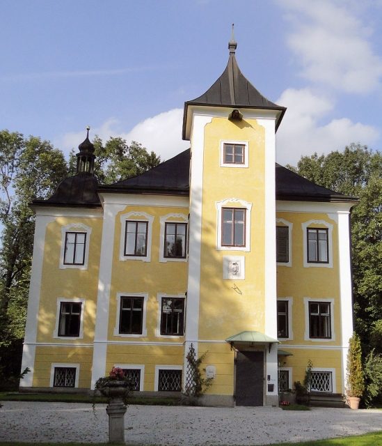 Herrnau Castle