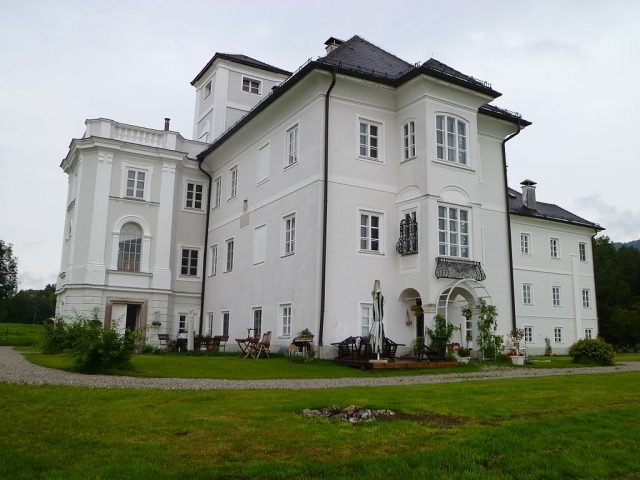 Weitwörth Castle