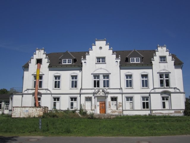 Altenpleen Manor
