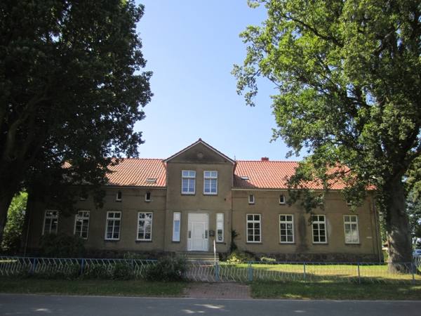 Altenwillershagen Manor