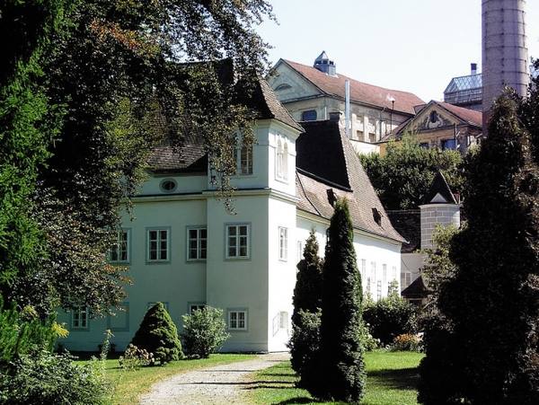 Engelhof Castle