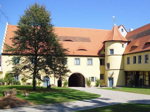 Adelsdorf Castle