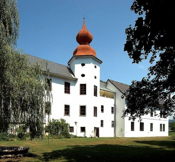 Ehrenhausen Castle