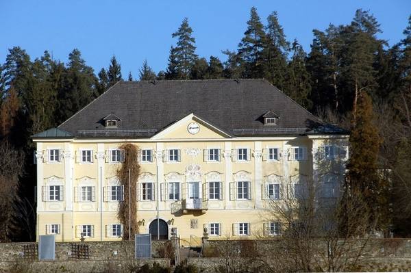 Ehrenthal Castle