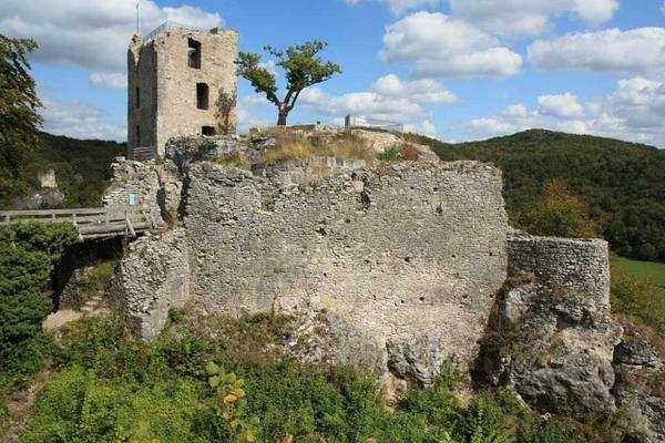 Neideck Castle (Ruin)