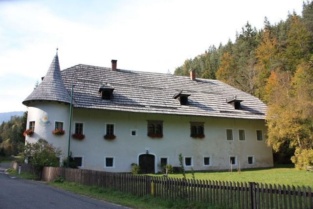 Kreuzen Castle