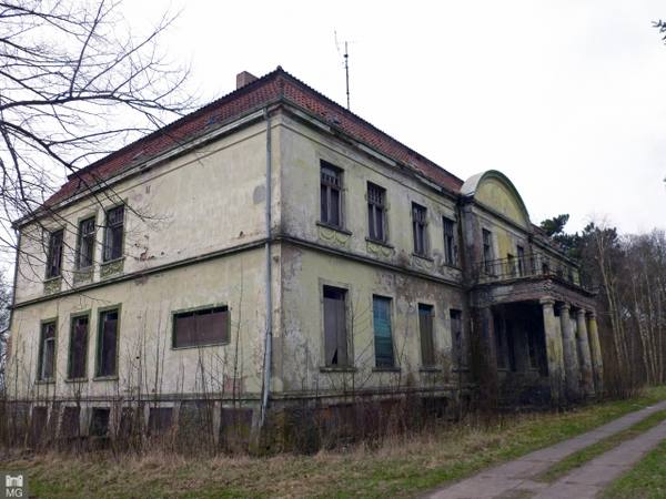 Daskow Manor
