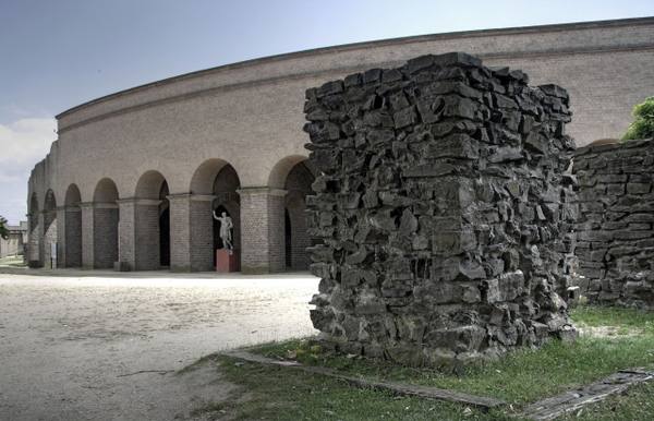 Roman Town Colonia Ulpia Traiana and Tricensimae