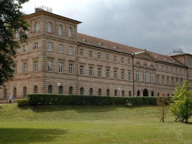 Burgfarrnbach Castle