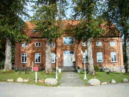 Dubnitz Manor