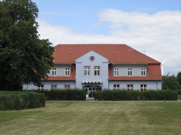 Grischow Manor