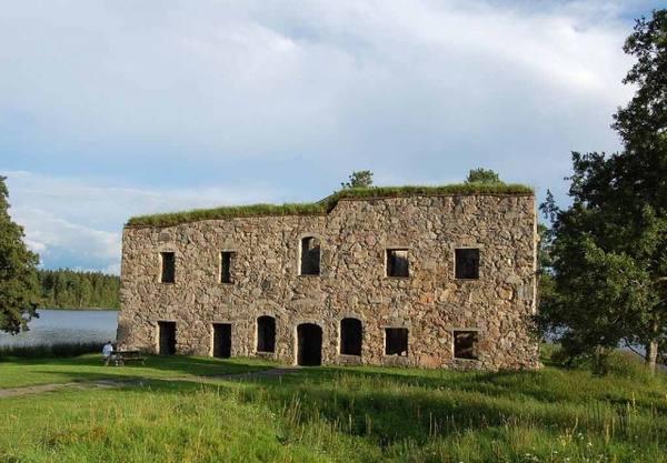 Eksjöhovgård Castle (Ruin)