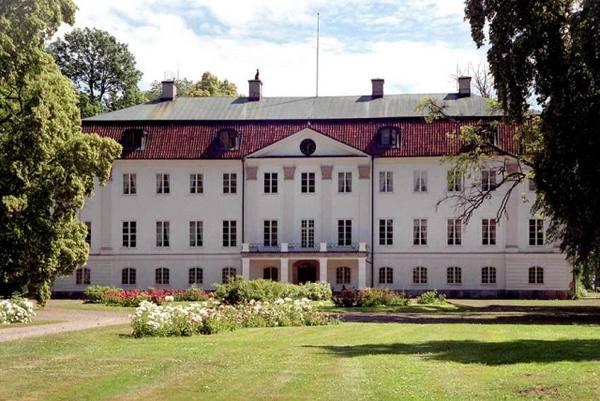Almnäs Castle