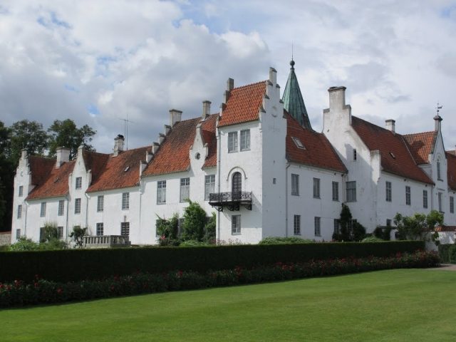 Bosjökloster Castle