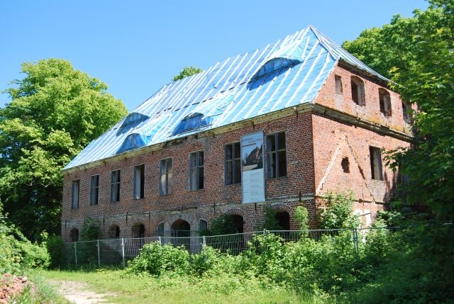 Lancken Manor