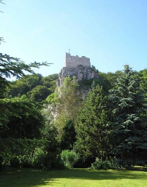 Hütting Castle (Ruin)