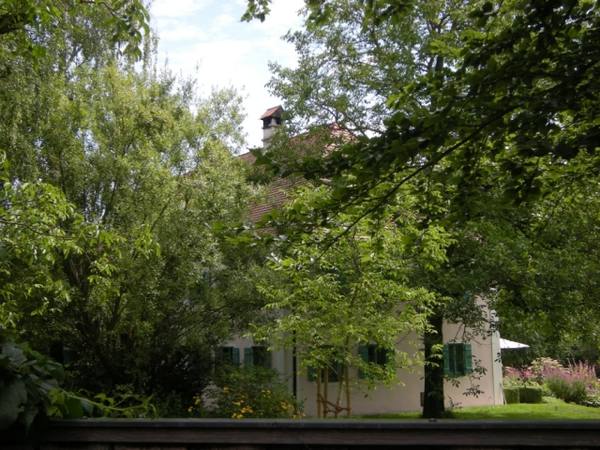 Au Castle