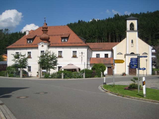 Hammer Castle