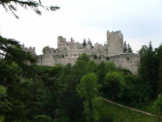 Hohenfreyberg Castle (Ruin)