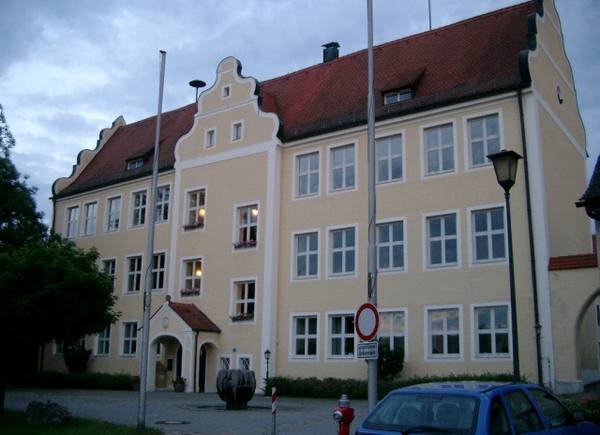 Reichertshofen Castle