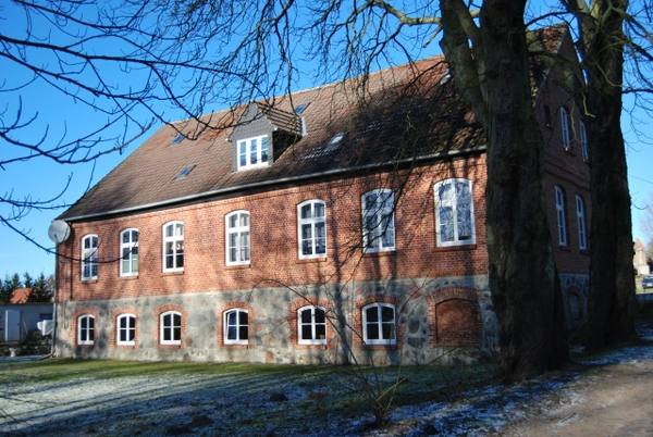 Serams Manor