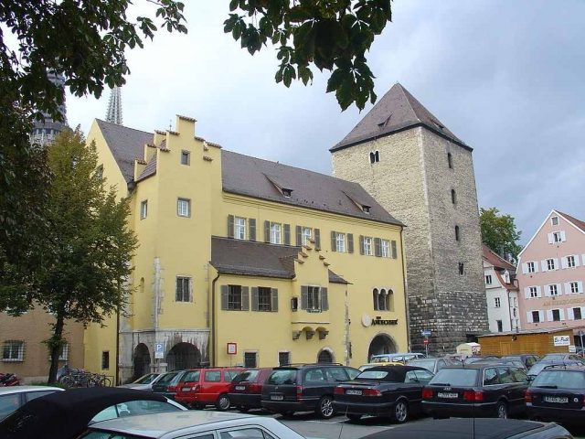 Herzogshof Castle