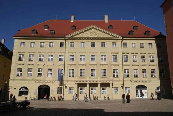 Thon-Dittmer-Palace