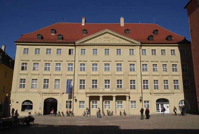 Thon-Dittmer-Palace