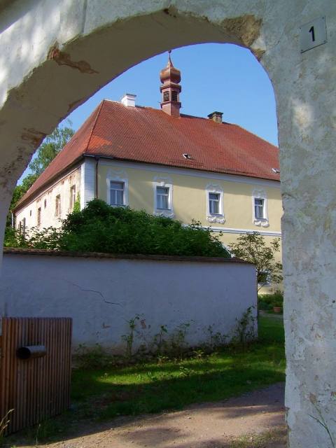 Hauzendorf Castle