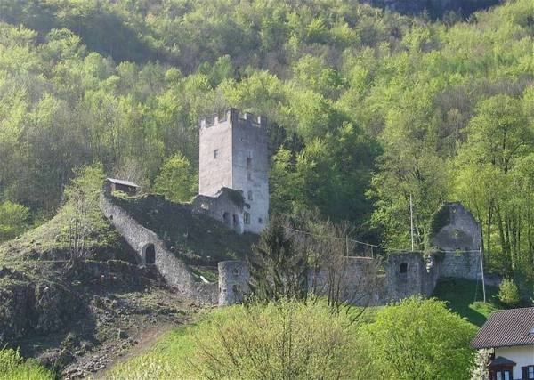 Unter-Falkenstein Castle (Ruin)