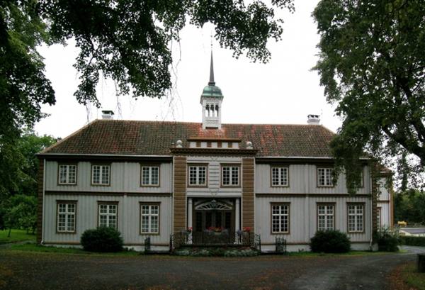 Leangen Gård (Manor)