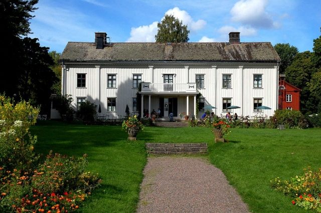 Alster Manor