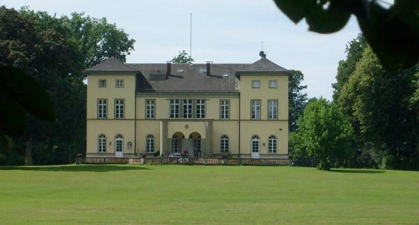 Fürstliches Landhaus Castle