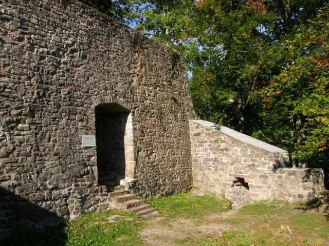 Kirneck Castle (Ruin)