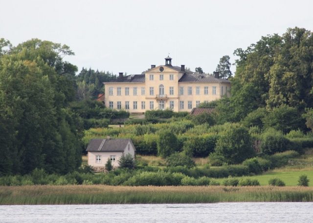 Östanå Castle