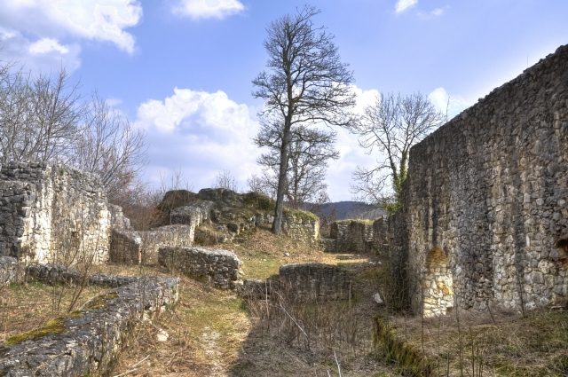 Maisenburg Castle (Ruin)
