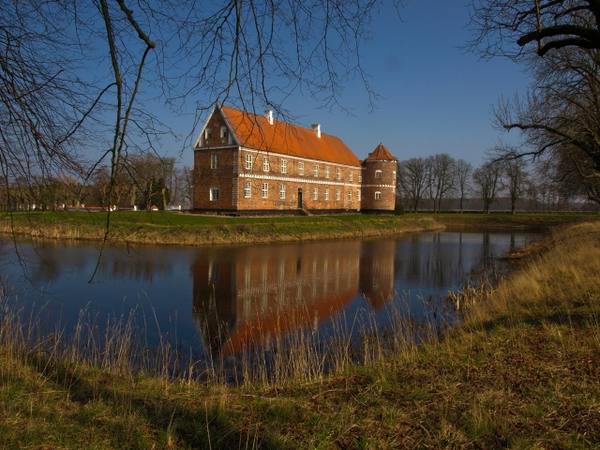 Løvenholm Slot (Castle)
