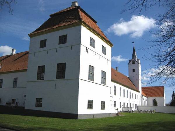 Dronninglund Slot (Castle)