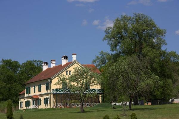 Loipersdorf Castle