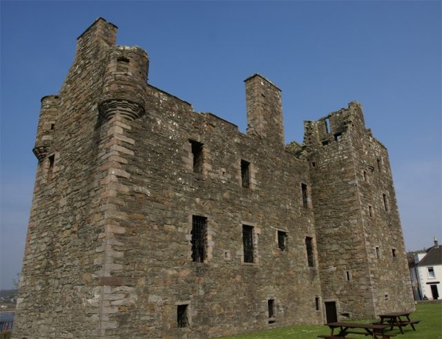 MacLellan's Castle